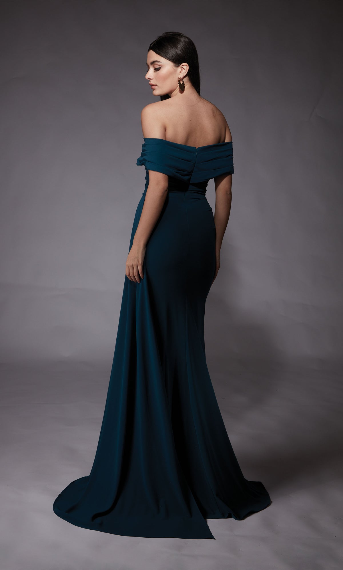 Formal Dress: 27745. Long, Off The Shoulder, Straight