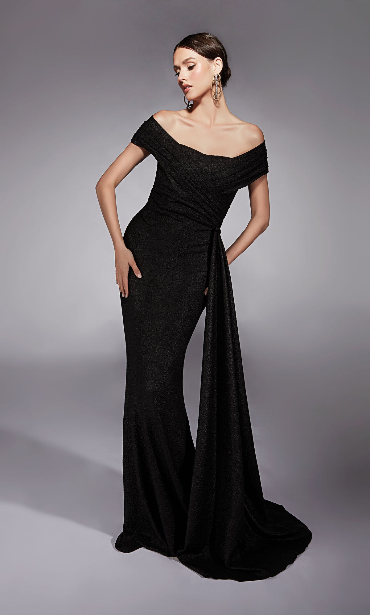 Formal Dress: 27767. Long, Off The Shoulder, Straight