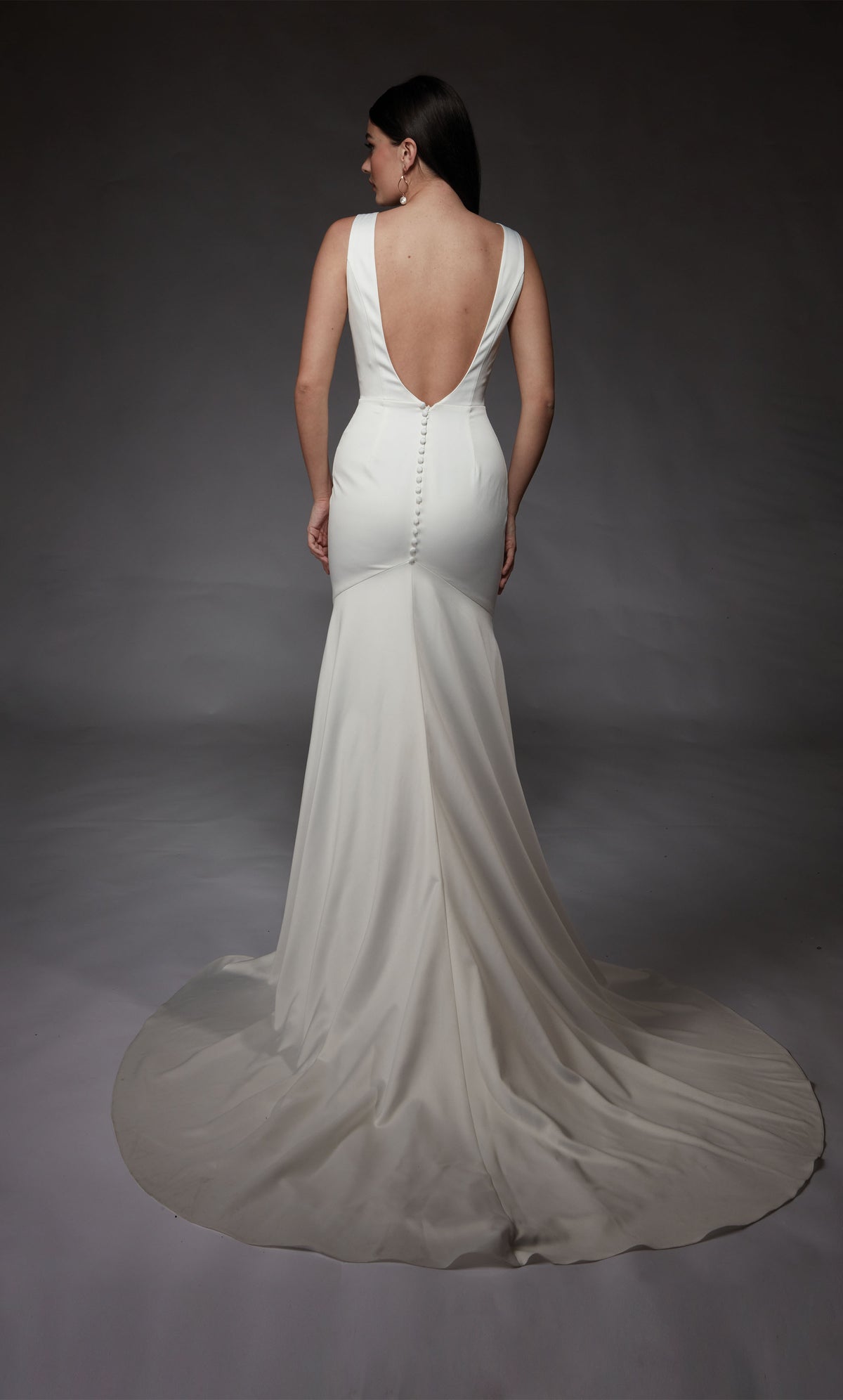 Formal Dress: 7091. Long, Plunging Neckline, Straight