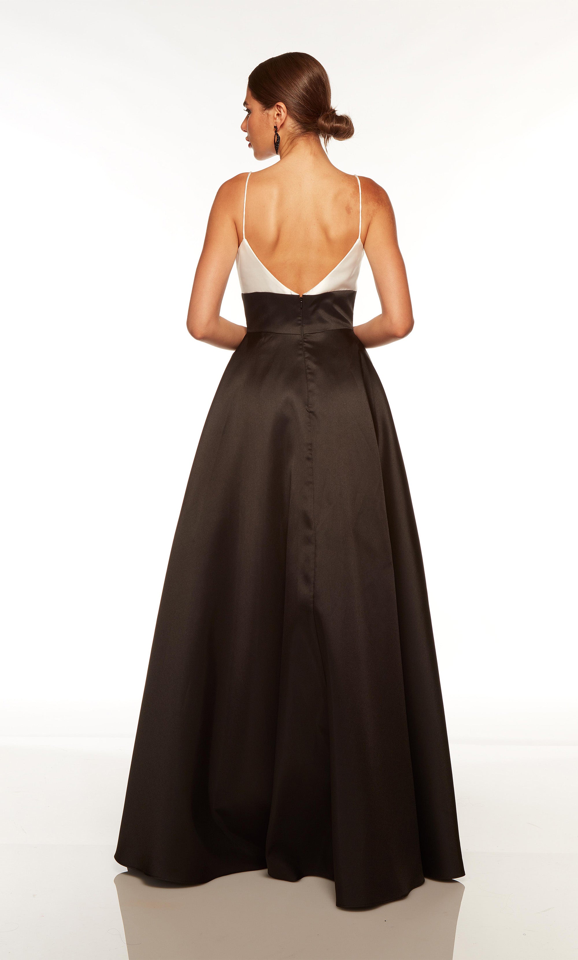 Black and white dress with a V neckline, and pockets. COLOR-SWATCH_1764__BLACK_DIAMOND-WHITE