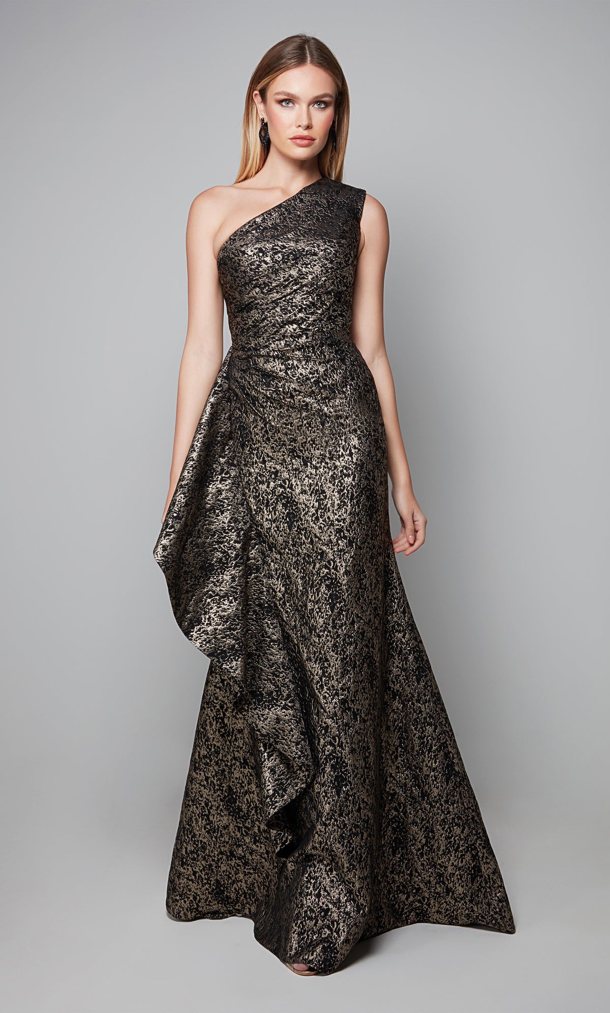 Chic one shoulder mother of the bride gown with side ruffle in black-gold.